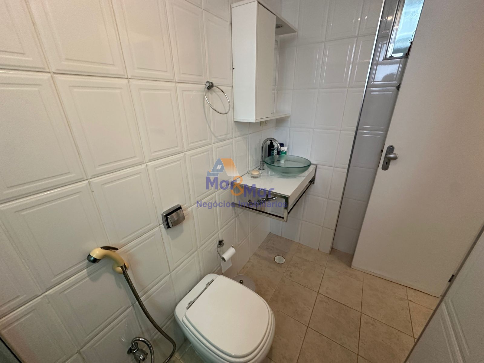 Apartamento na Praia das Pitangueiras, Guarujá - SP