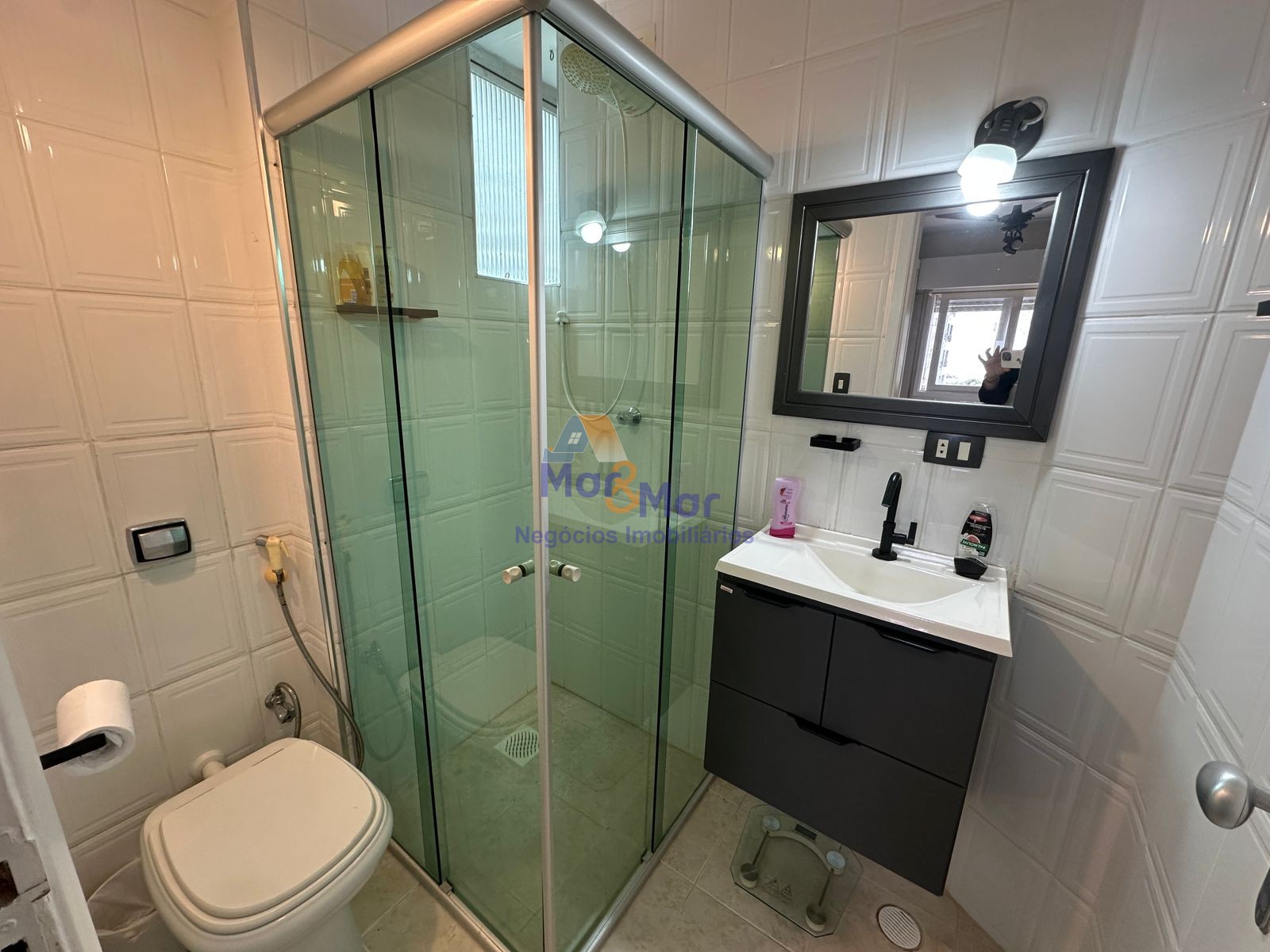 Apartamento na Praia das Pitangueiras, Guarujá - SP