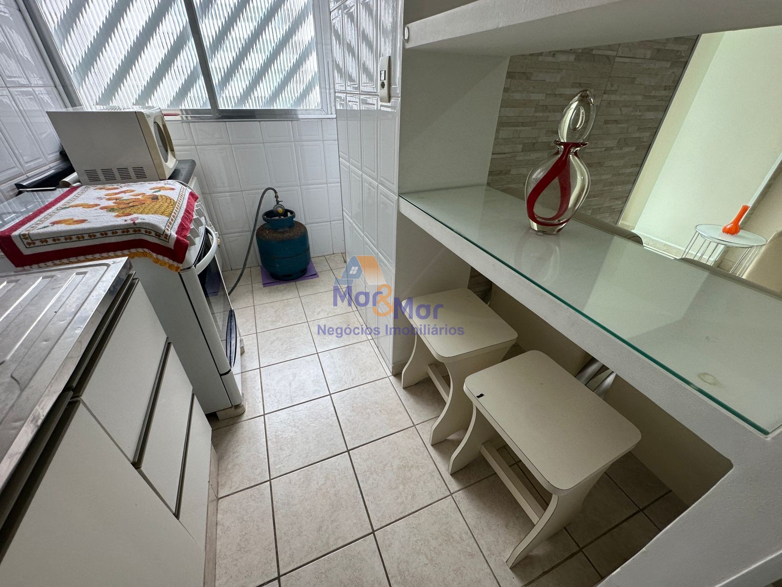 Apartamento na Praia das Pitangueiras, Guarujá - SP