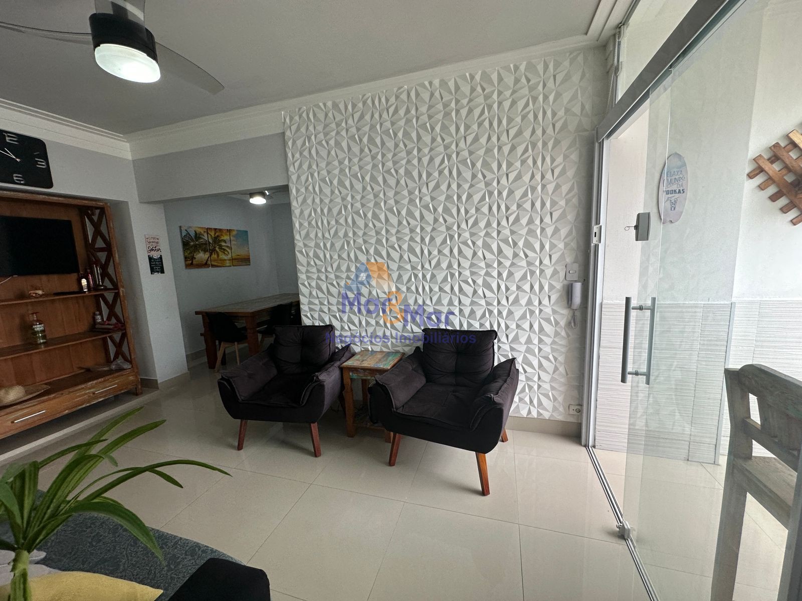 Apartamento na Praia das Pitangueiras, Guarujá - SP