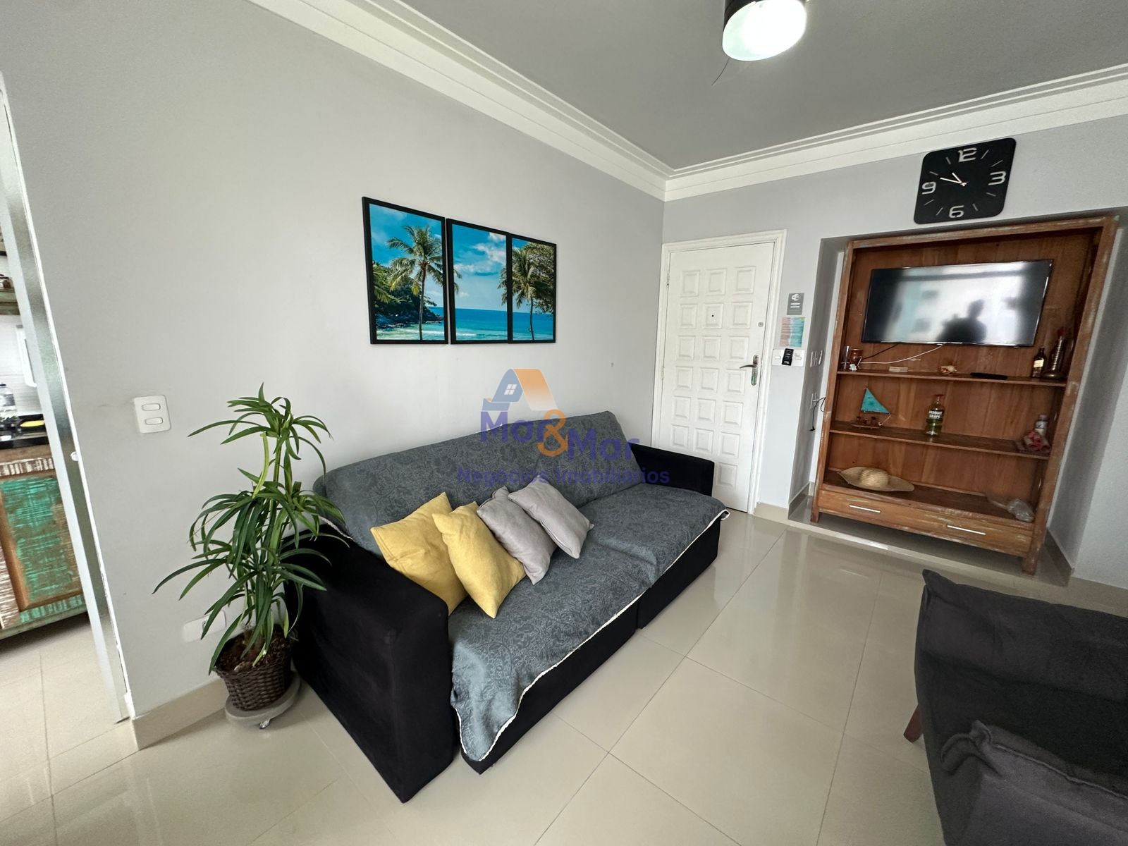 Apartamento na Praia das Pitangueiras, Guarujá - SP