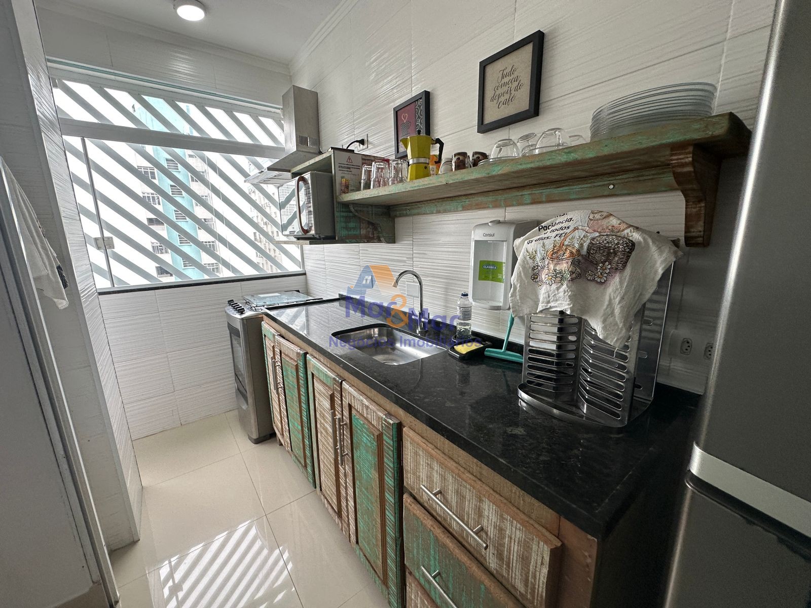 Apartamento na Praia das Pitangueiras, Guarujá - SP