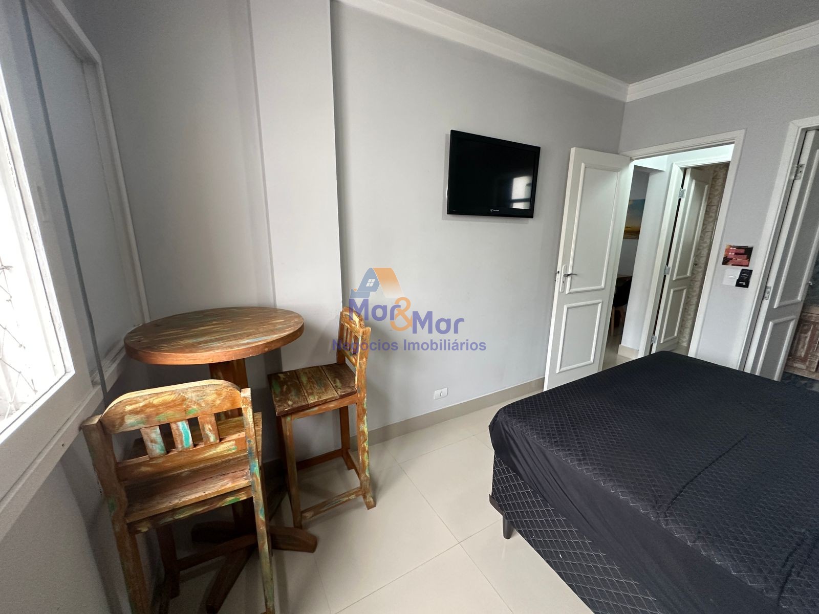Apartamento na Praia das Pitangueiras, Guarujá - SP