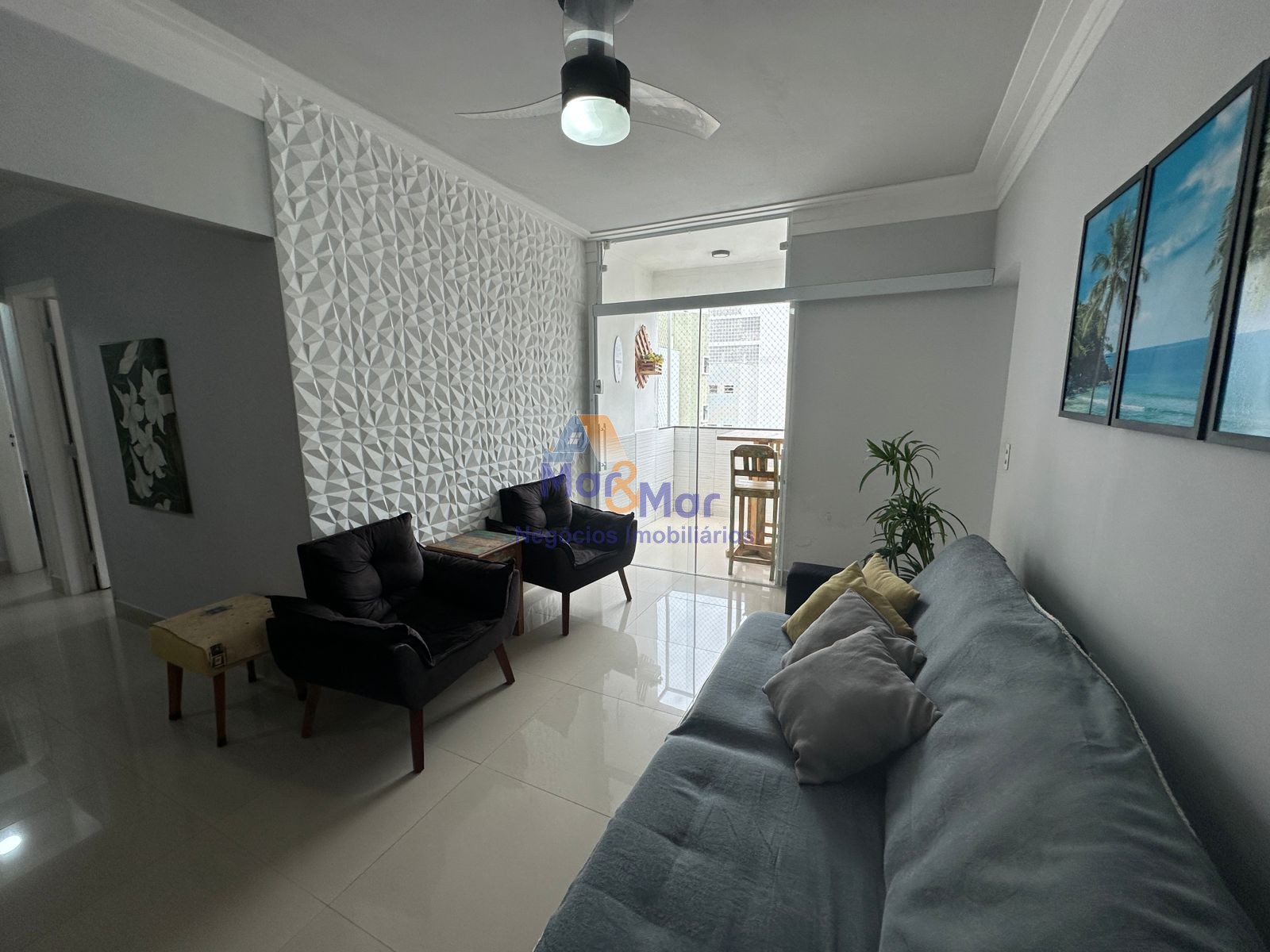 Apartamento na Praia das Pitangueiras, Guarujá - SP