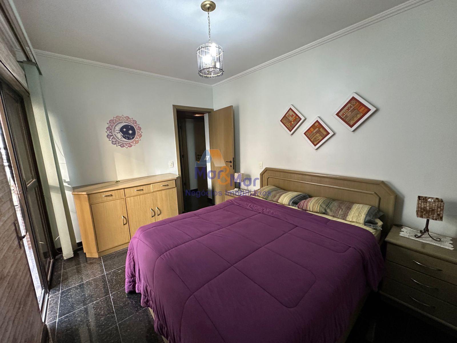 Apartamento na Praia das Pitangueiras, Guarujá - SP