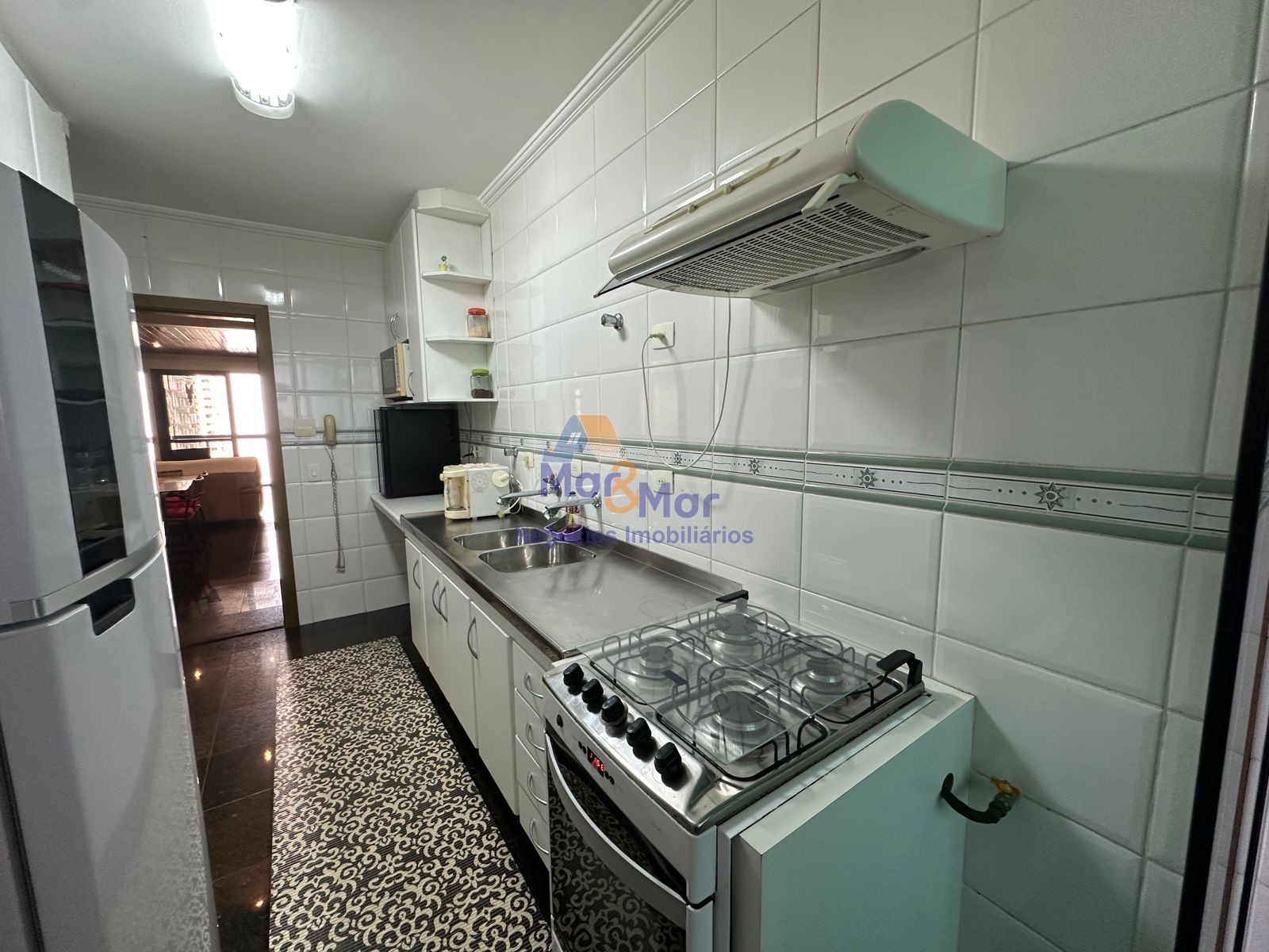 Apartamento na Praia das Pitangueiras, Guarujá - SP