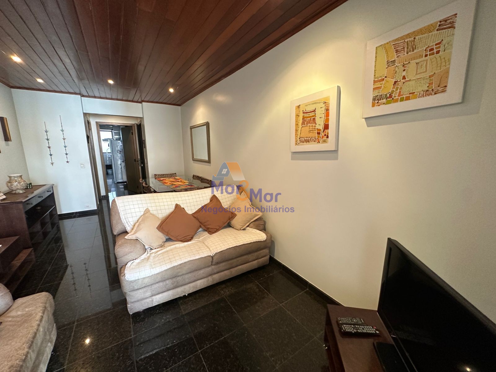 Apartamento na Praia das Pitangueiras, Guarujá - SP