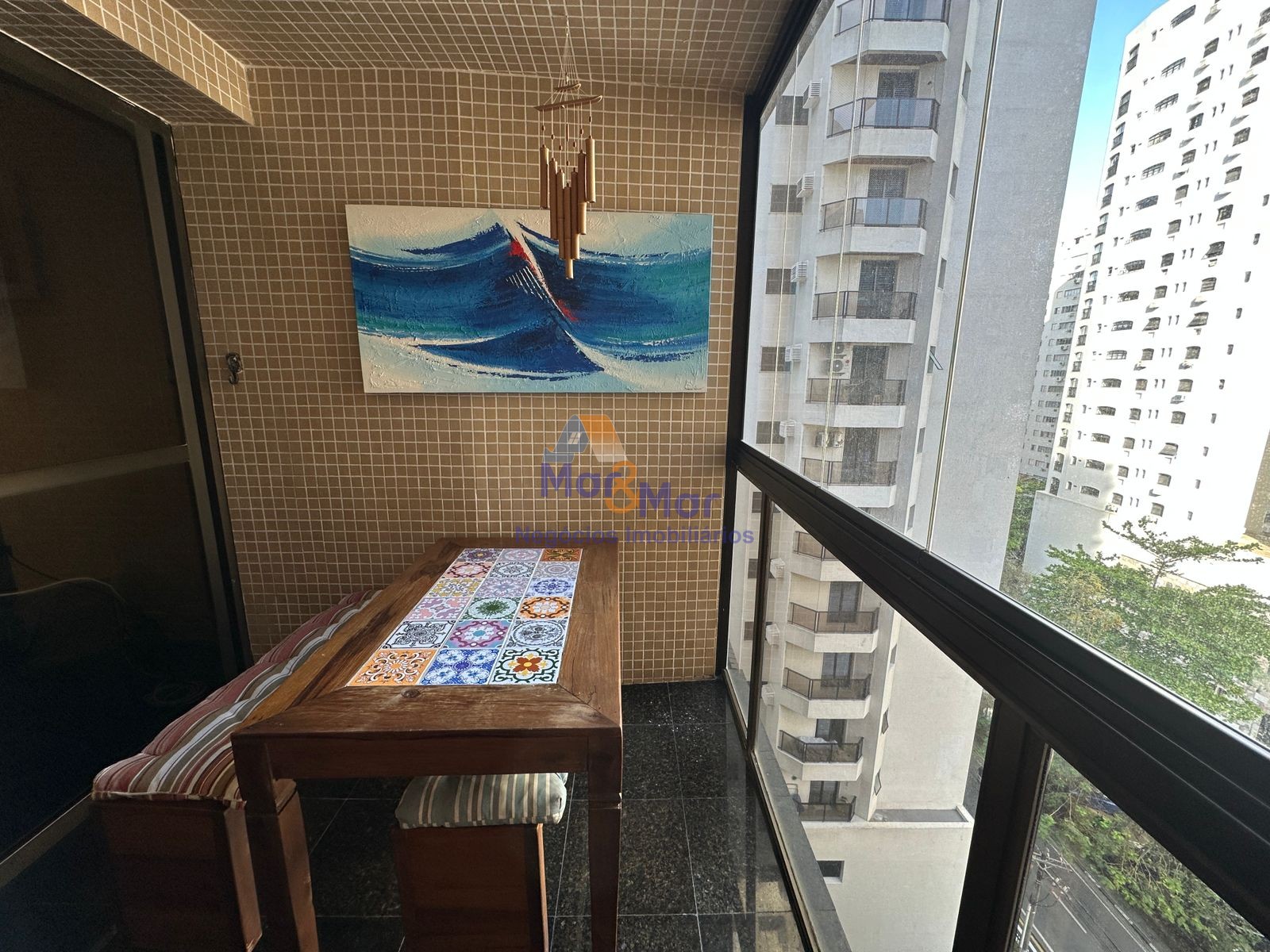 Apartamento na Praia das Pitangueiras, Guarujá - SP