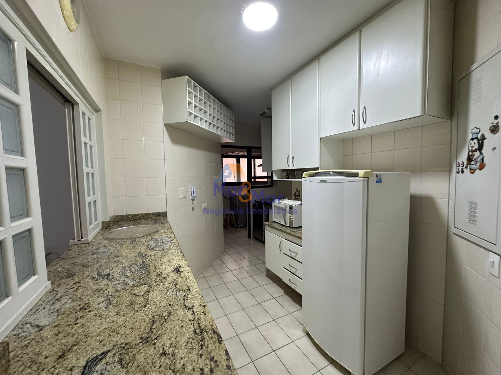 Apartamento na Praia das Pitangueiras, Guarujá - SP
