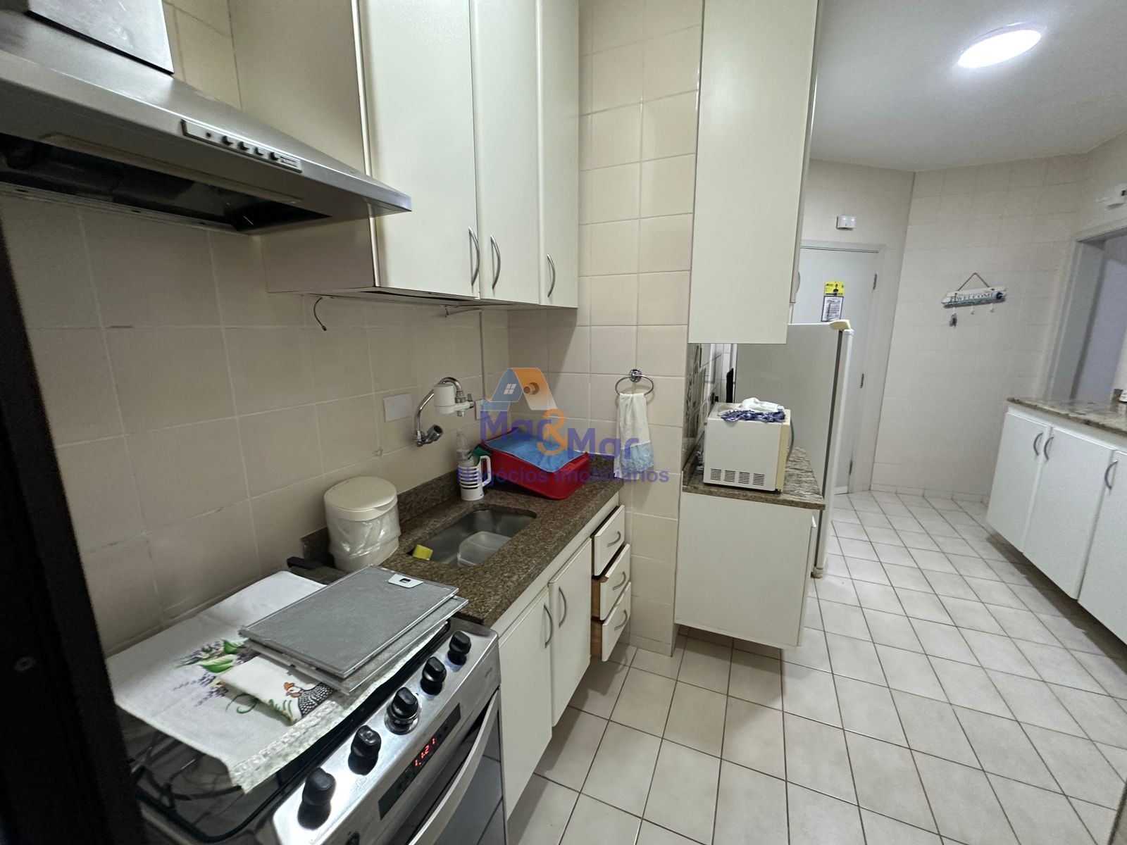 Apartamento na Praia das Pitangueiras, Guarujá - SP