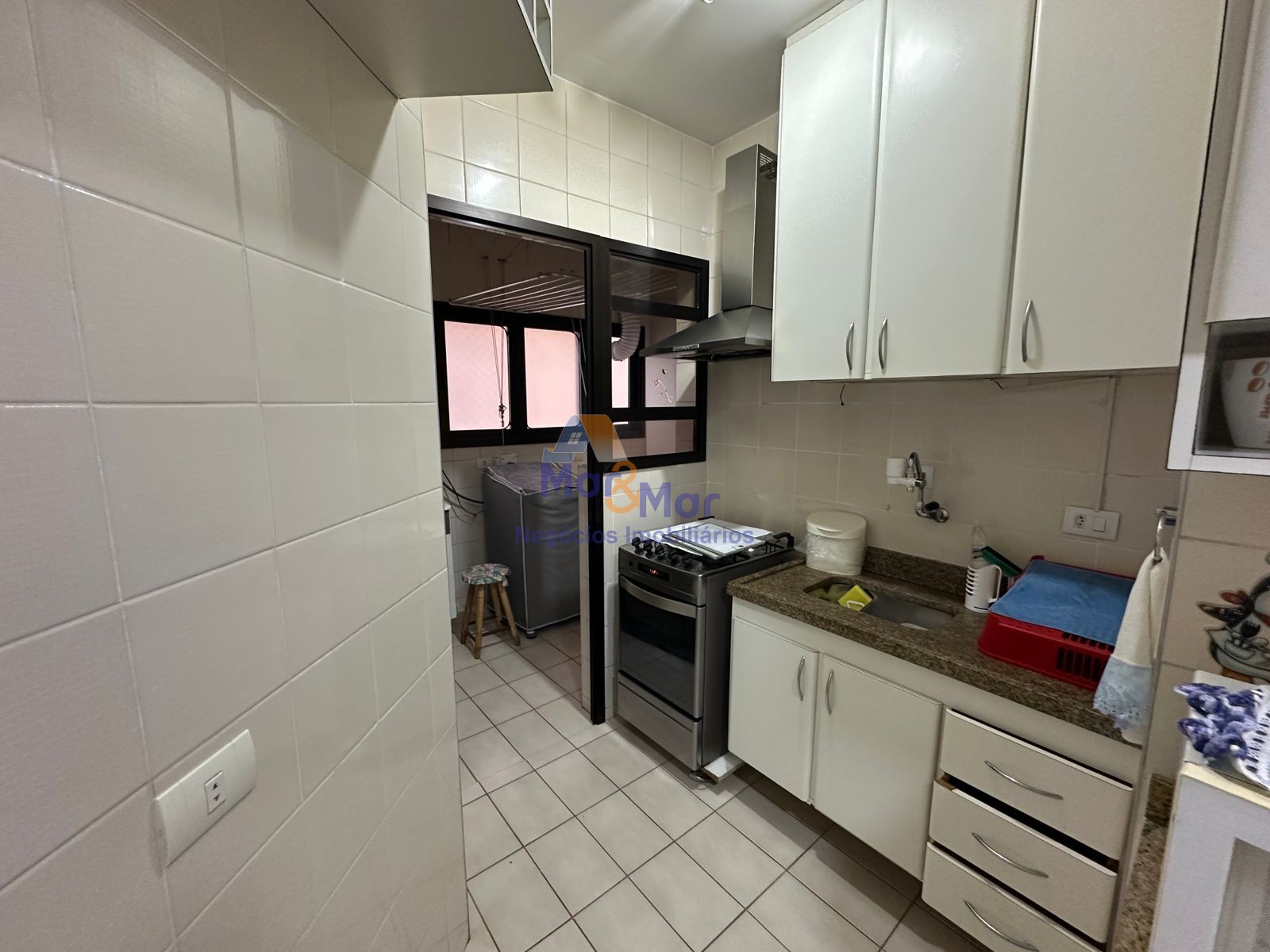Apartamento na Praia das Pitangueiras, Guarujá - SP
