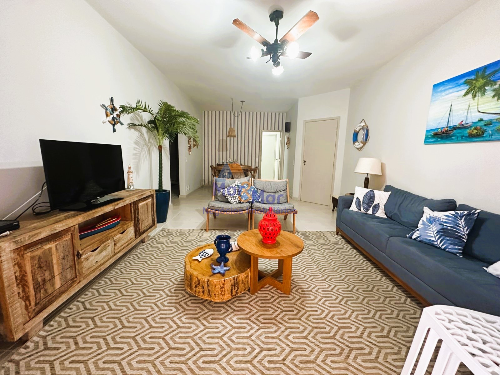 Apartamento na Praia das Pitangueiras, Guarujá - SP
