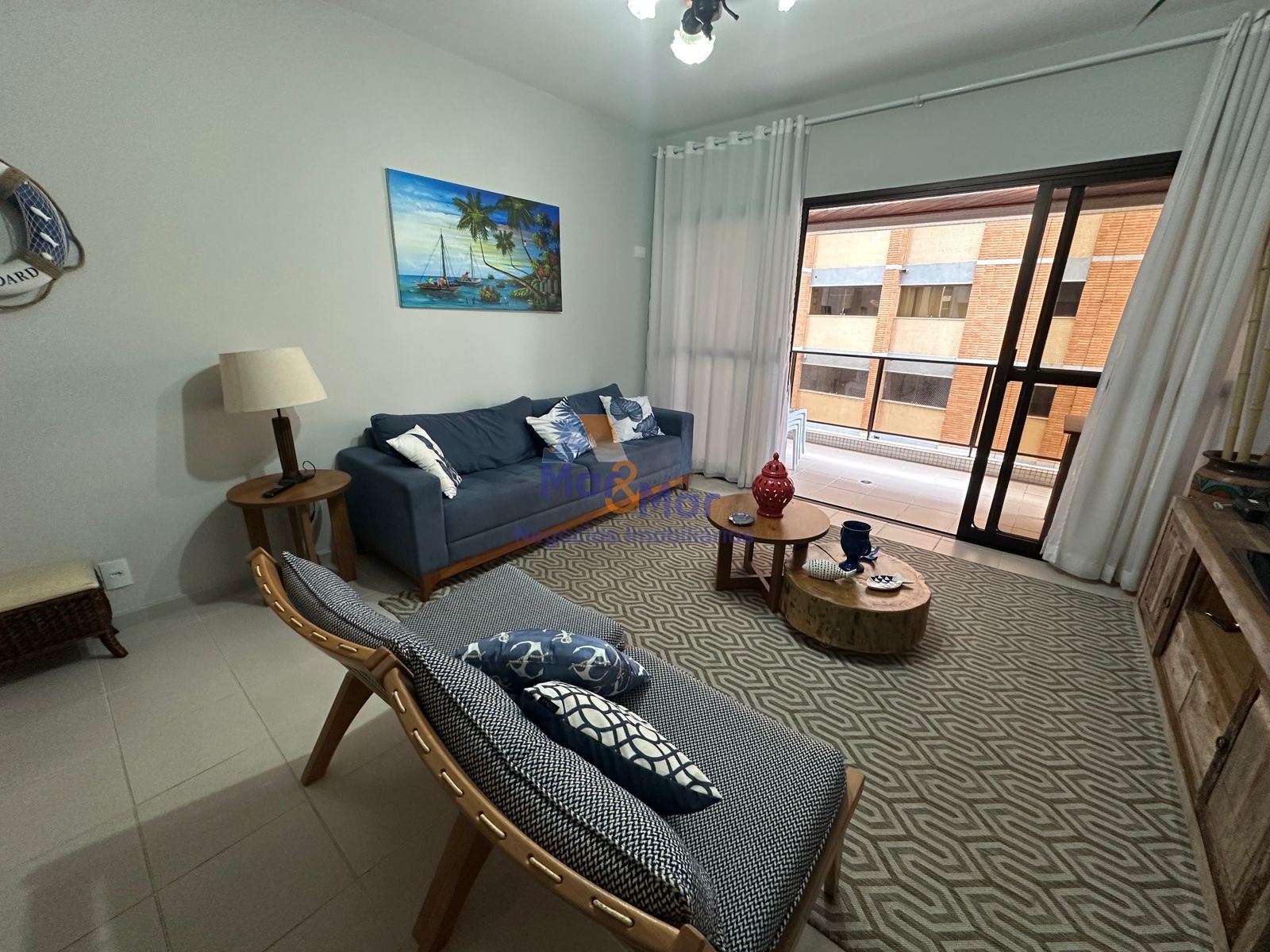Apartamento na Praia das Pitangueiras, Guarujá - SP