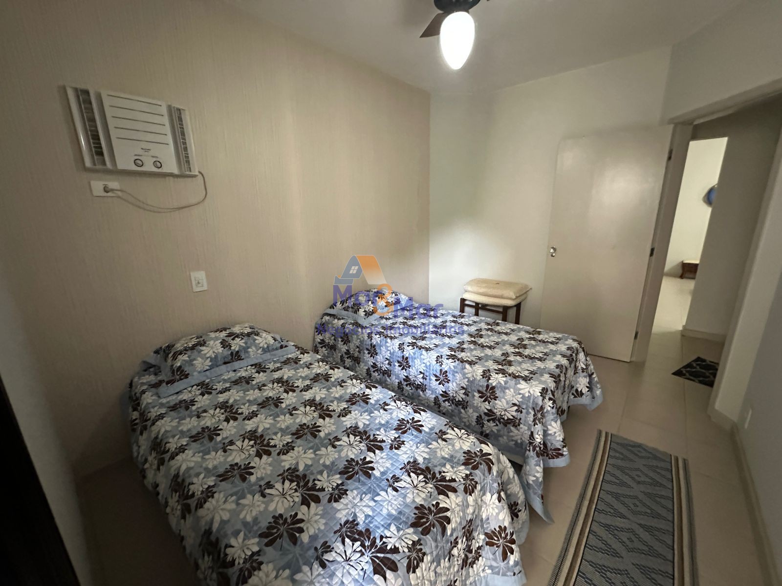 Apartamento na Praia das Pitangueiras, Guarujá - SP
