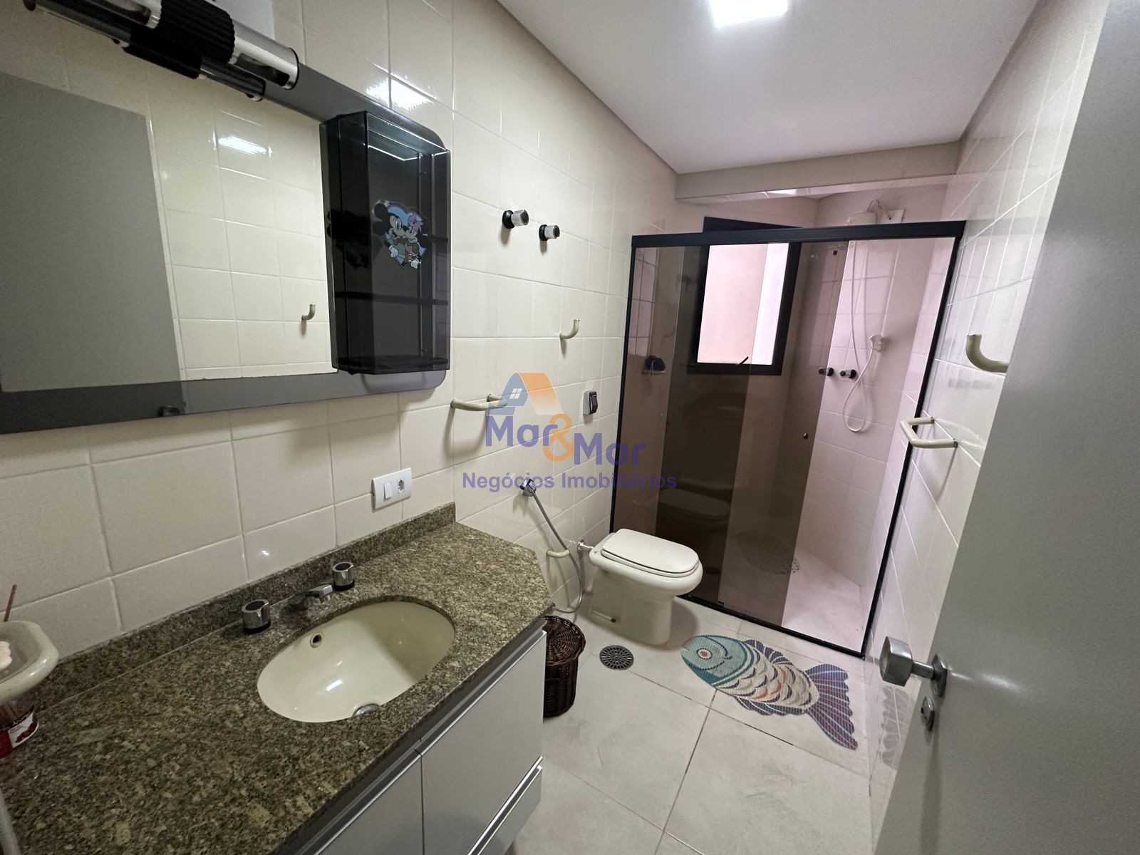 Apartamento na Praia das Pitangueiras, Guarujá - SP