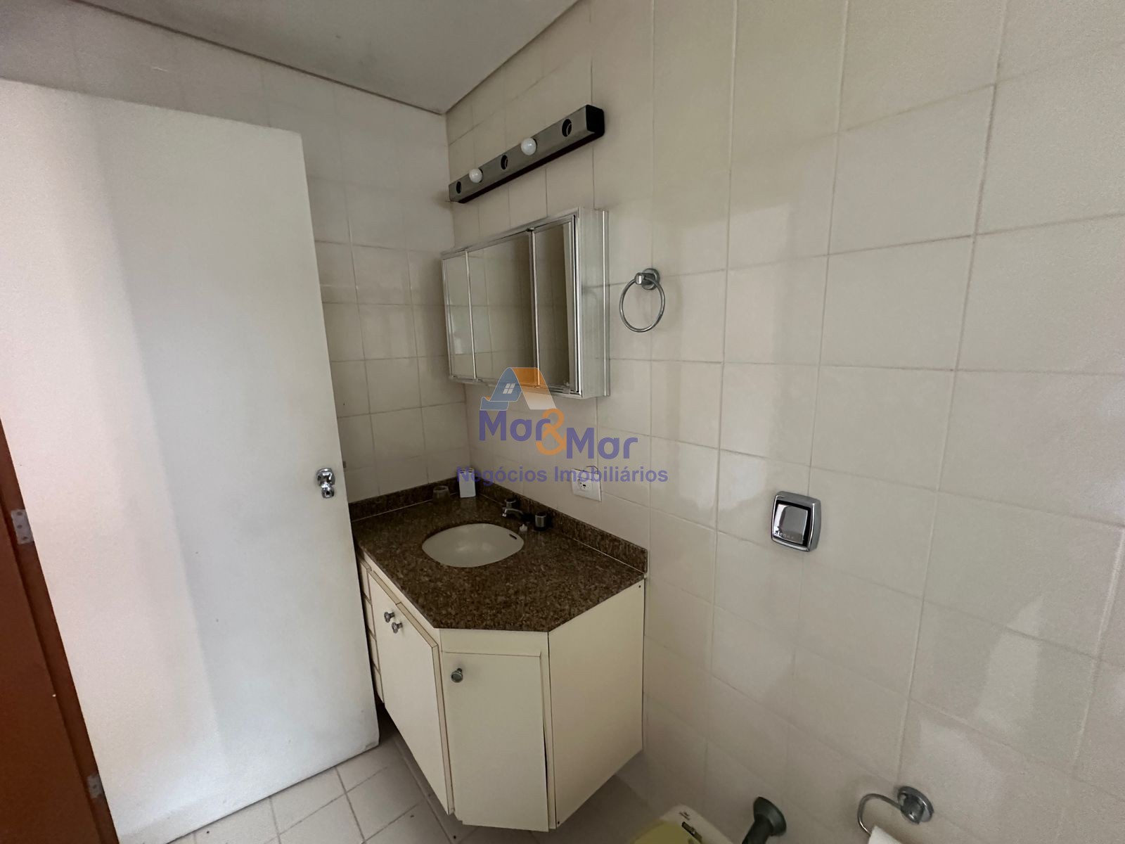 Apartamento-2-dormitorios-Pitangueiras