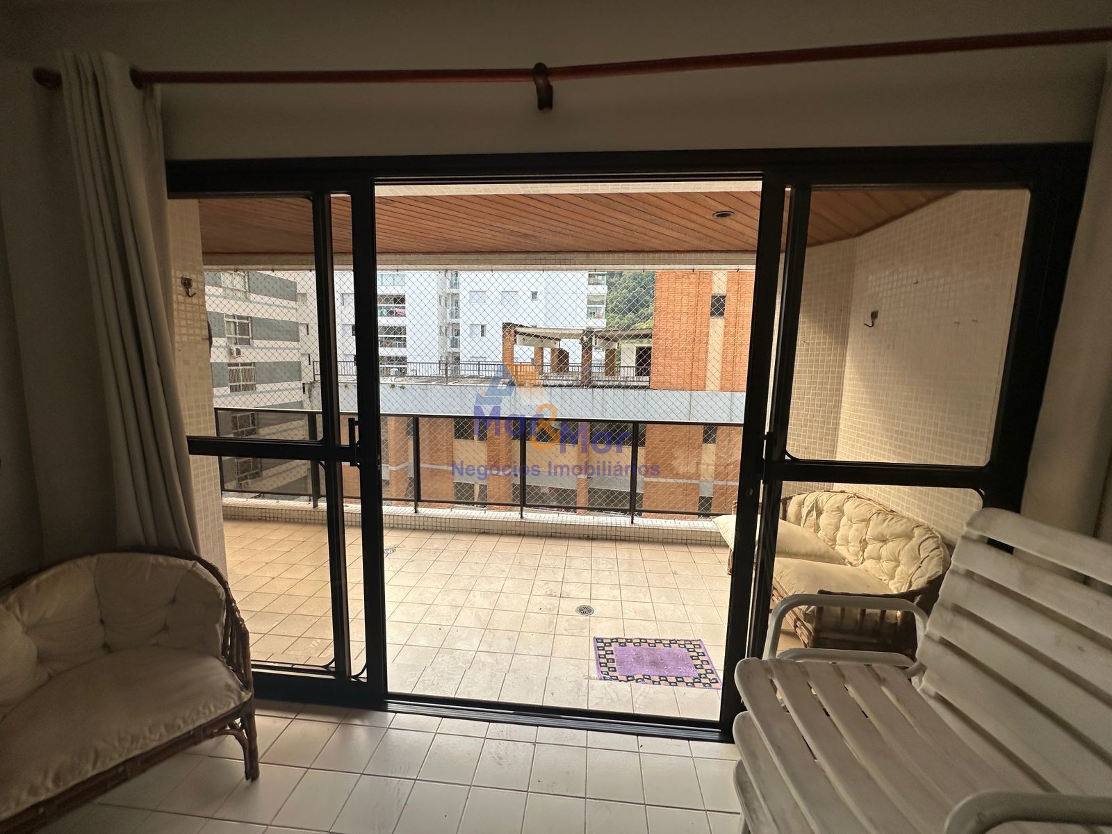 Apartamento-2-dormitorios-Pitangueiras