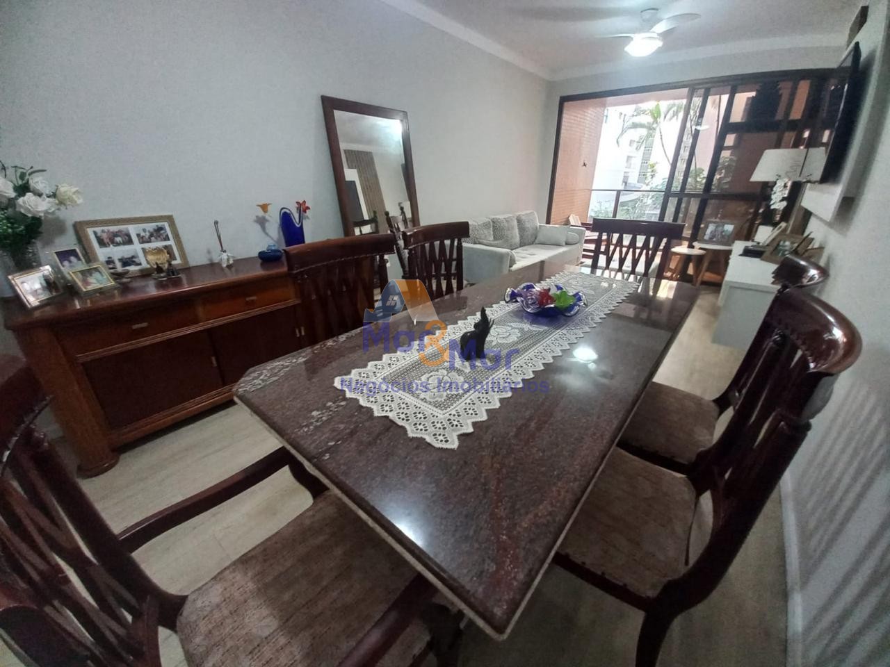 Apartamento na Praia das Pitangueiras, Guarujá - SP