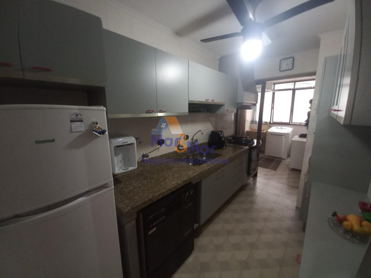 Apartamento na Praia das Pitangueiras, Guarujá - SP