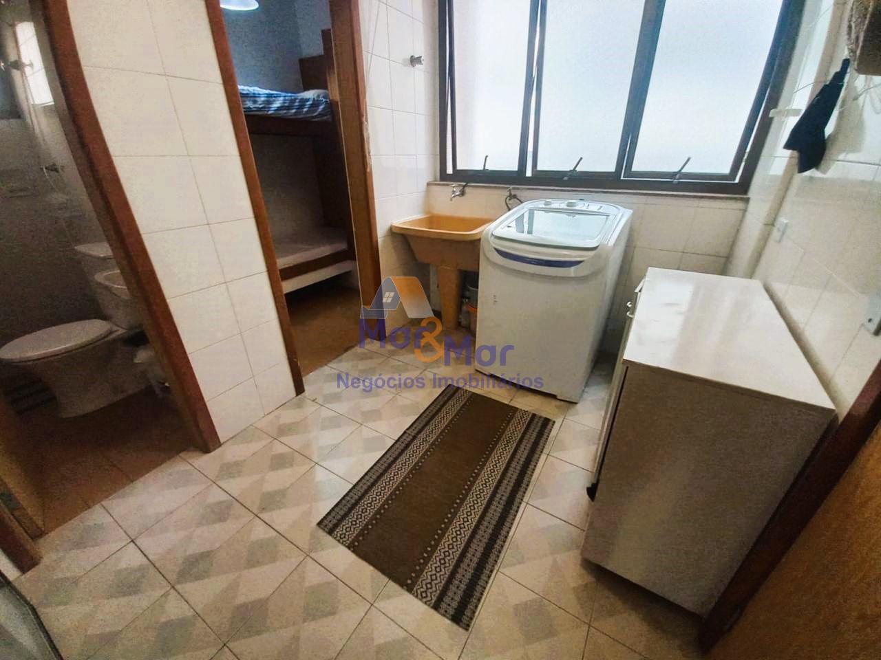 Apartamento na Praia das Pitangueiras, Guarujá - SP