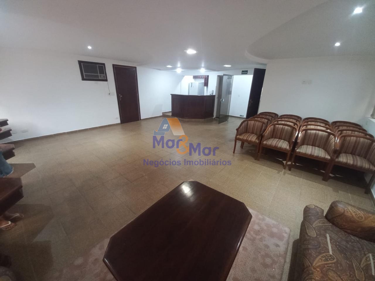 Apartamento na Praia das Pitangueiras, Guarujá - SP
