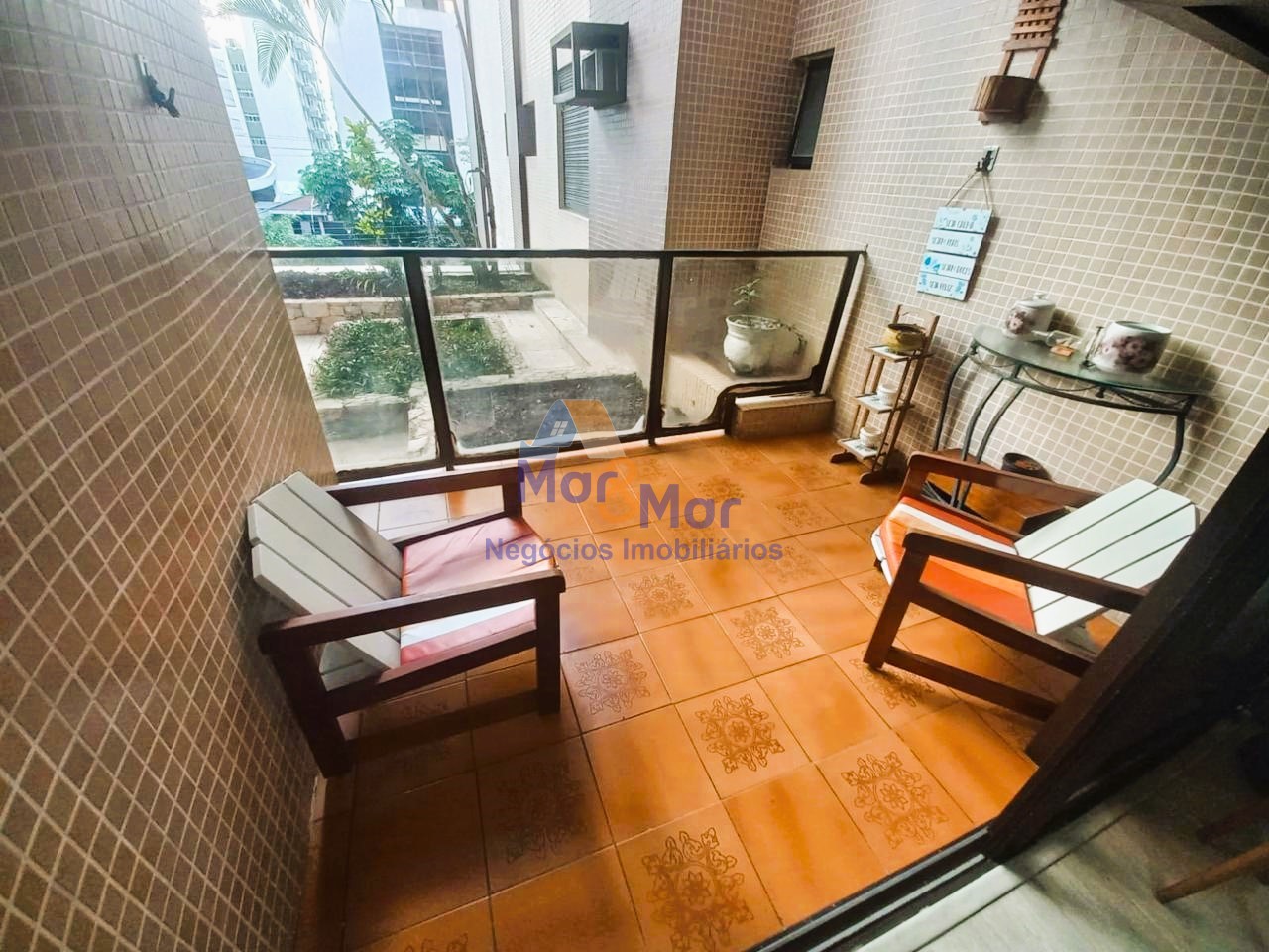 Apartamento na Praia das Pitangueiras, Guarujá - SP
