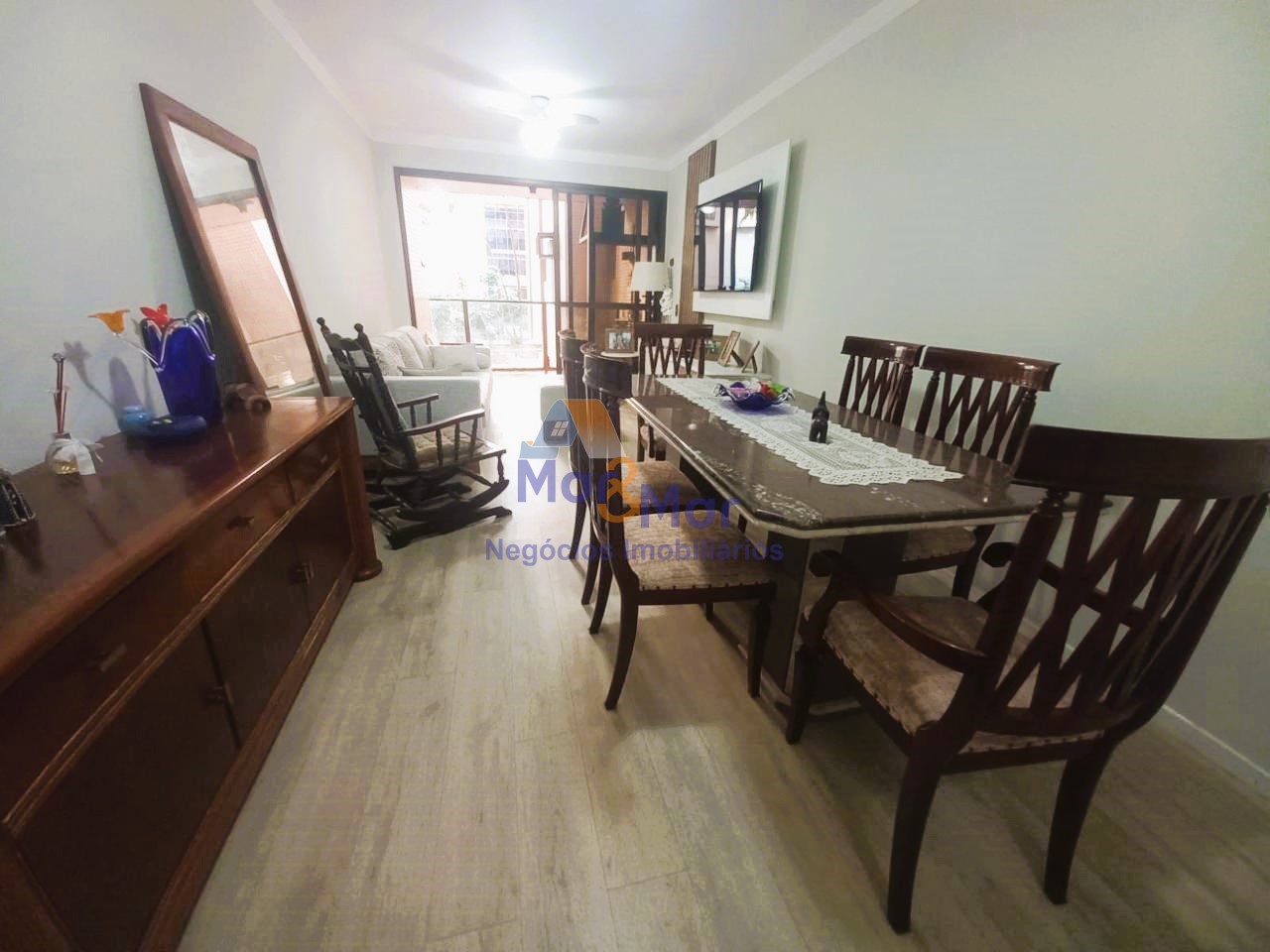 Apartamento na Praia das Pitangueiras, Guarujá - SP
