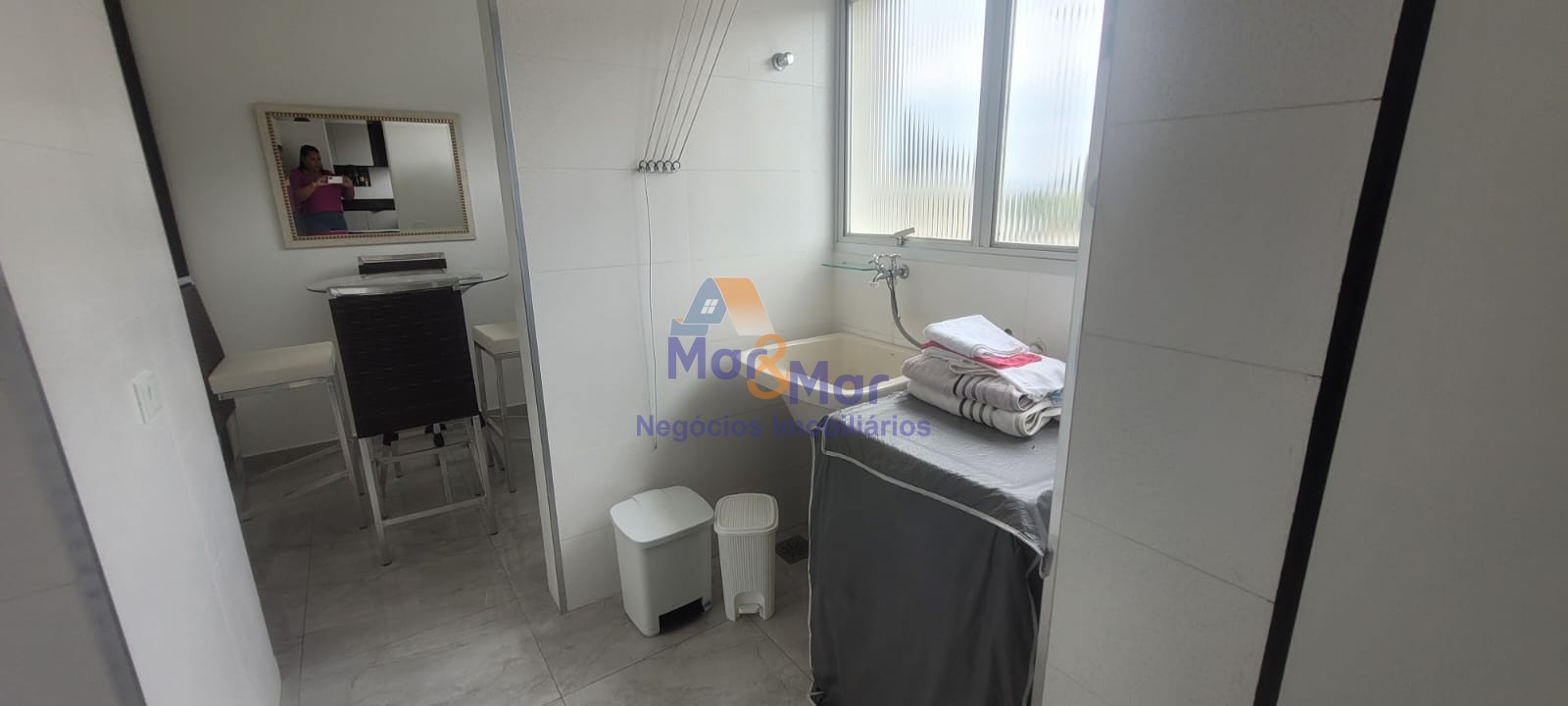 Apartamento na Praia das Pitangueiras, Guarujá - SP