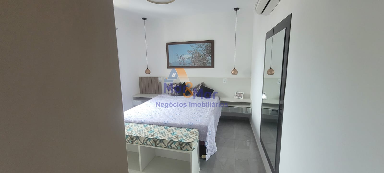 Apartamento na Praia das Pitangueiras, Guarujá - SP