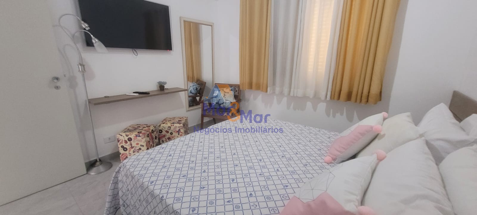Apartamento na Praia das Pitangueiras, Guarujá - SP