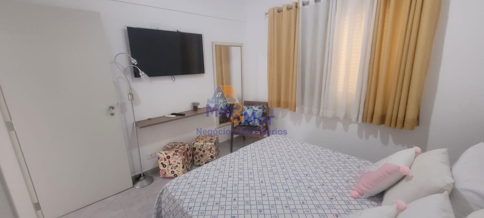 Apartamento na Praia das Pitangueiras, Guarujá - SP