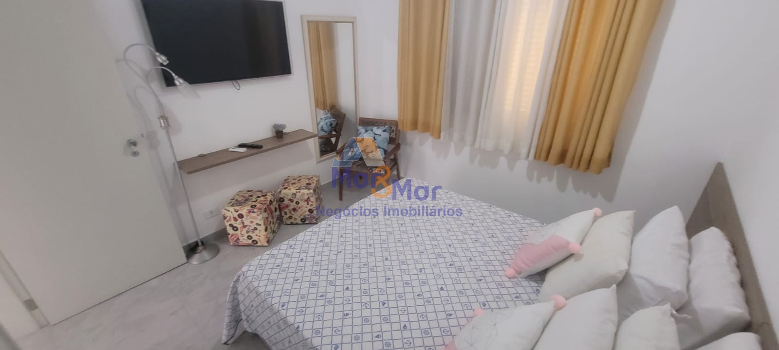 Apartamento na Praia das Pitangueiras, Guarujá - SP