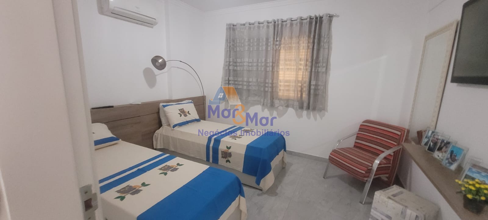 Apartamento na Praia das Pitangueiras, Guarujá - SP