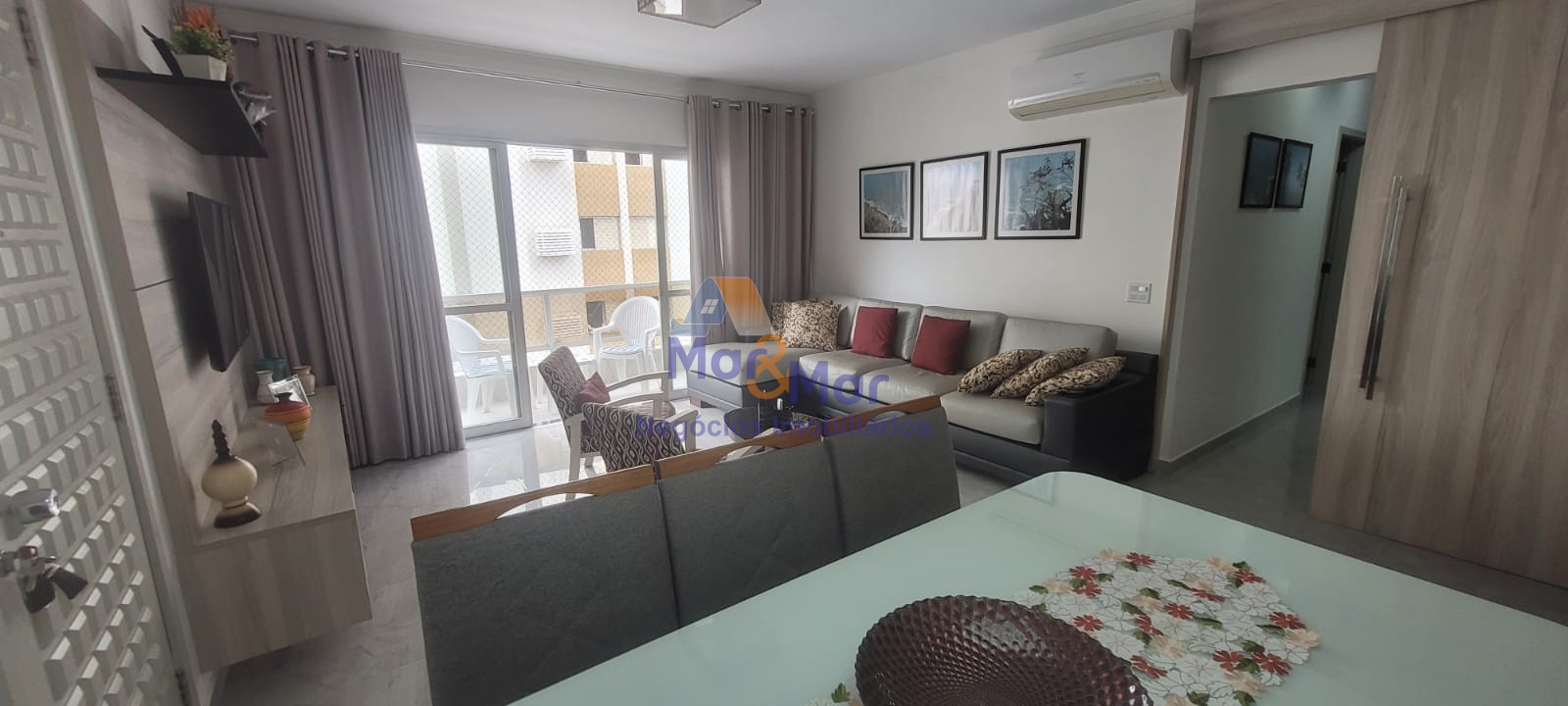 Apartamento na Praia das Pitangueiras, Guarujá - SP