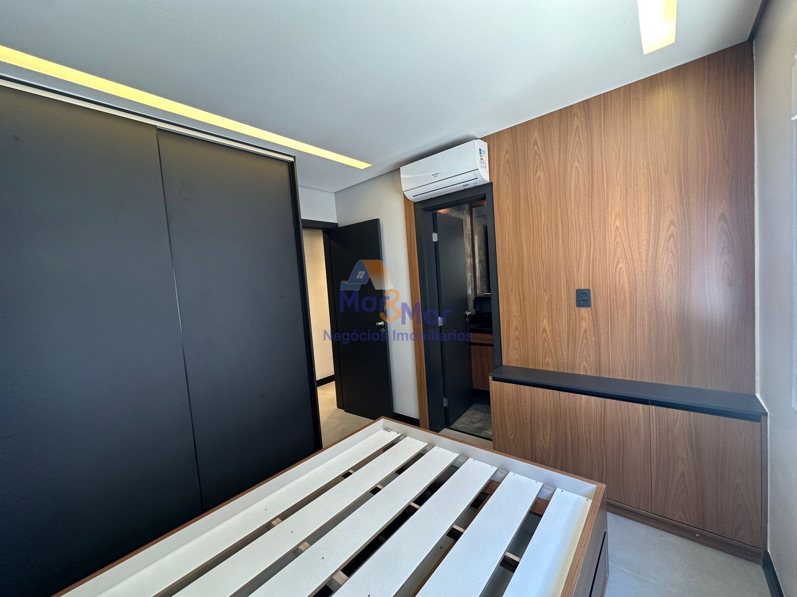 Apartamento na Praia das Astúrias, Guarujá - SP
