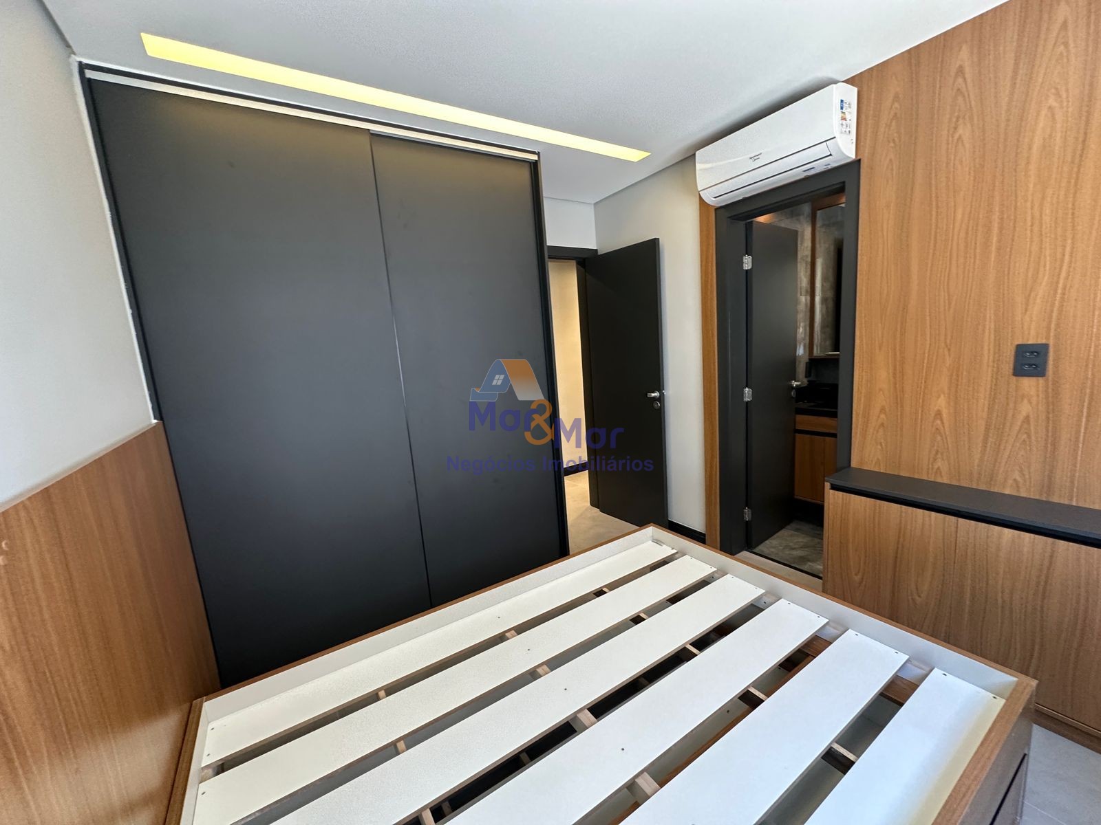 Apartamento na Praia das Astúrias, Guarujá - SP