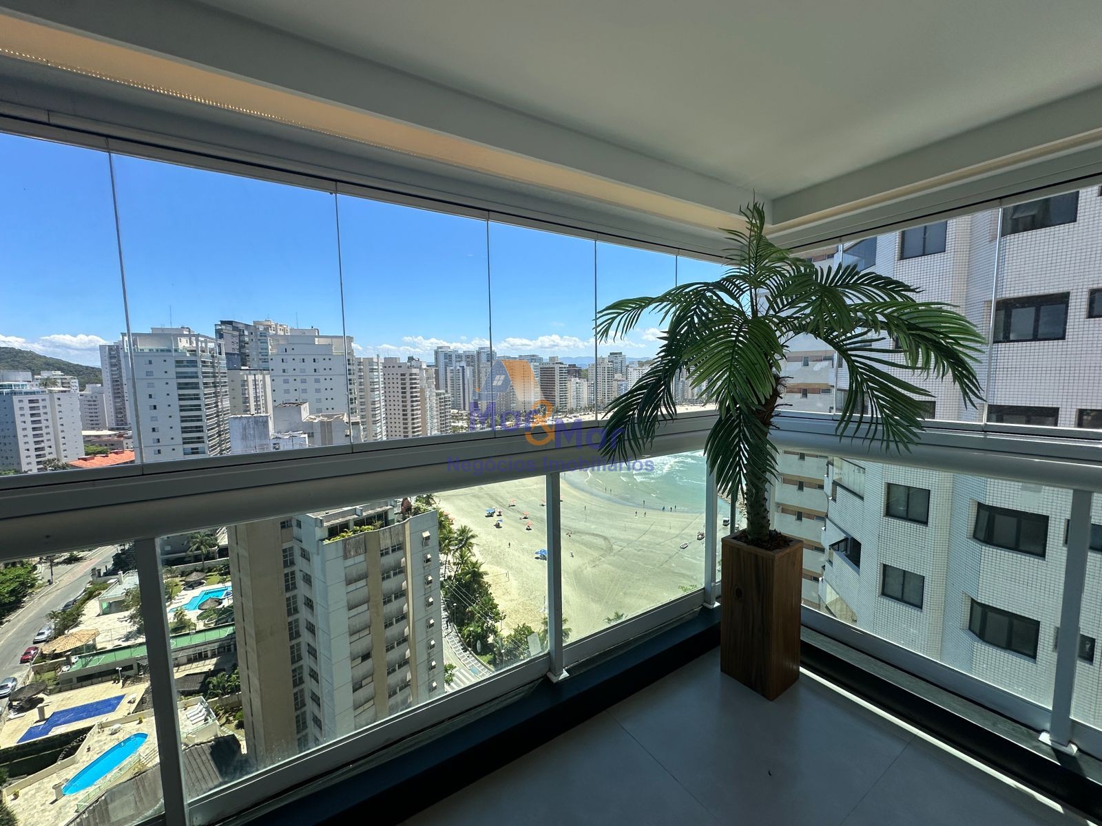Apartamento na Praia das Astúrias, Guarujá - SP