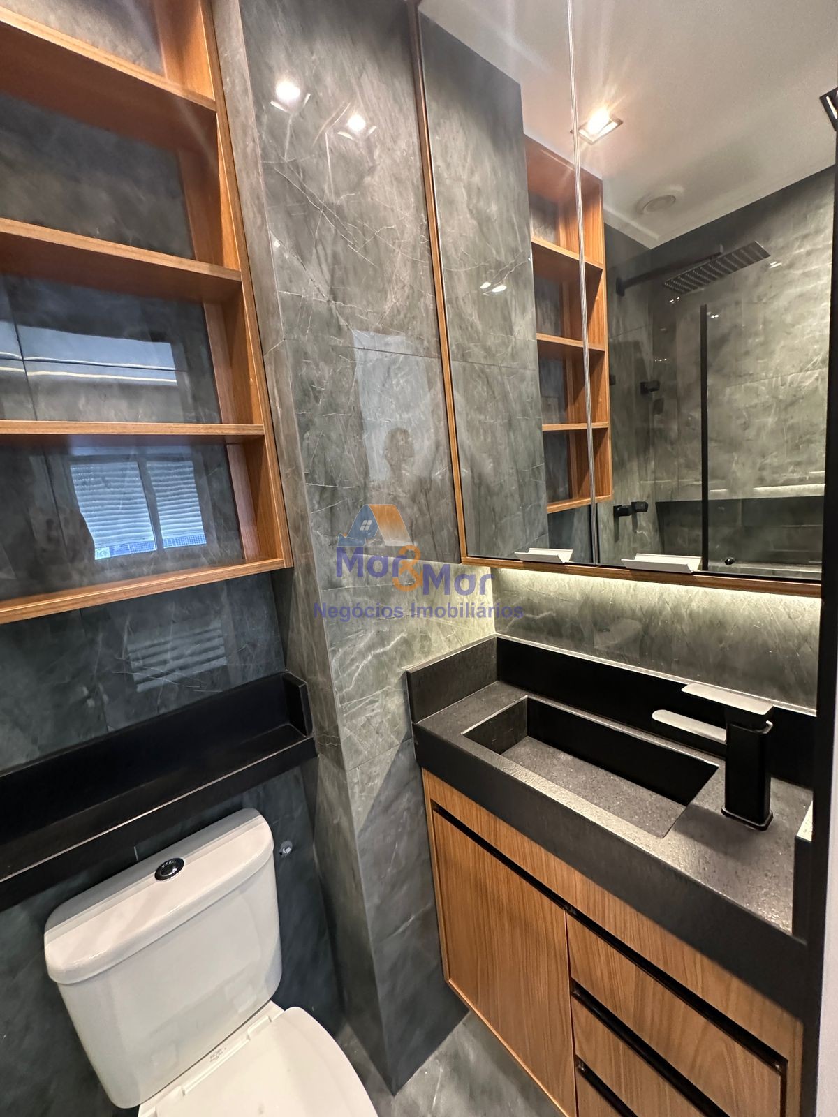 Apartamento na Praia das Astúrias, Guarujá - SP