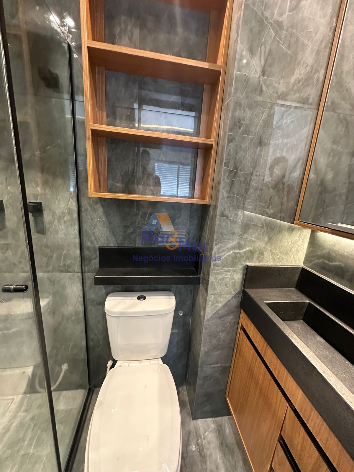 Apartamento na Praia das Astúrias, Guarujá - SP