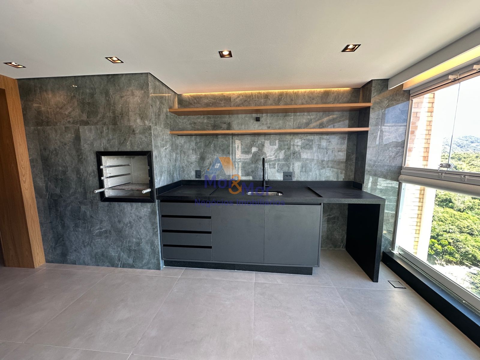 Apartamento na Praia das Astúrias, Guarujá - SP