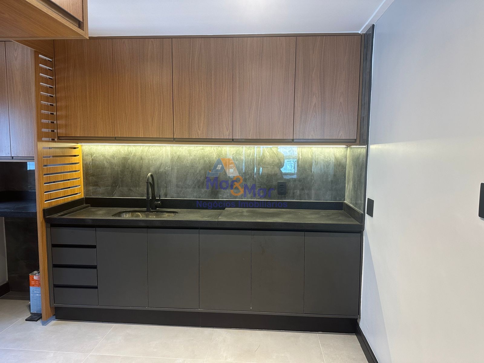 Apartamento na Praia das Astúrias, Guarujá - SP