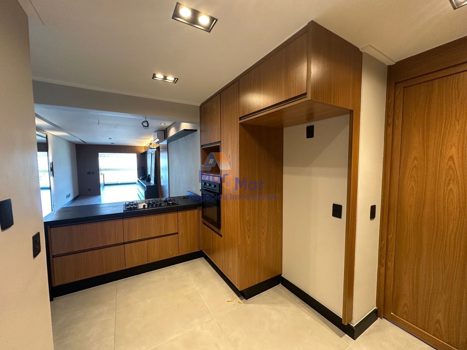 Apartamento na Praia das Astúrias, Guarujá - SP