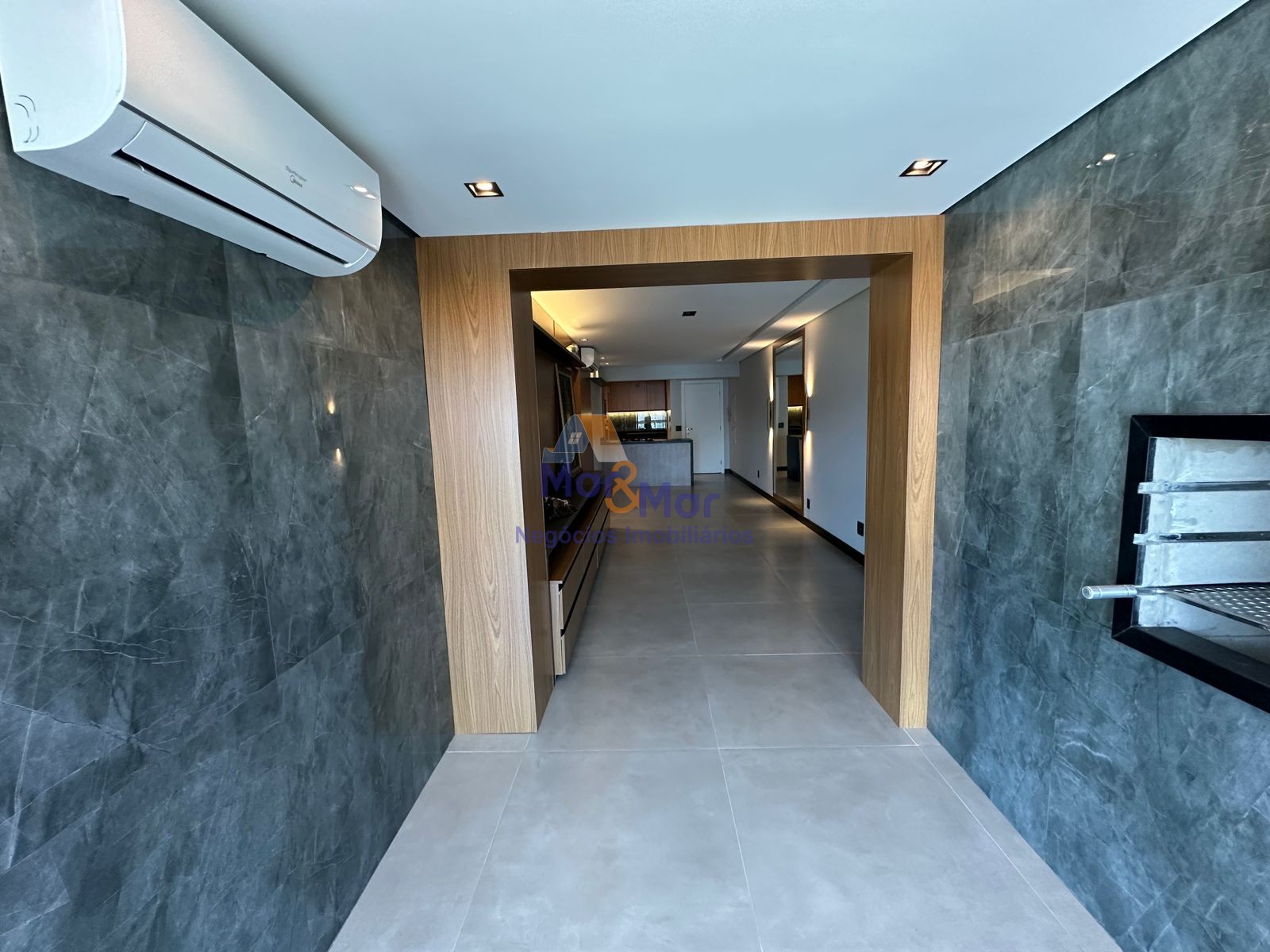 Apartamento na Praia das Astúrias, Guarujá - SP