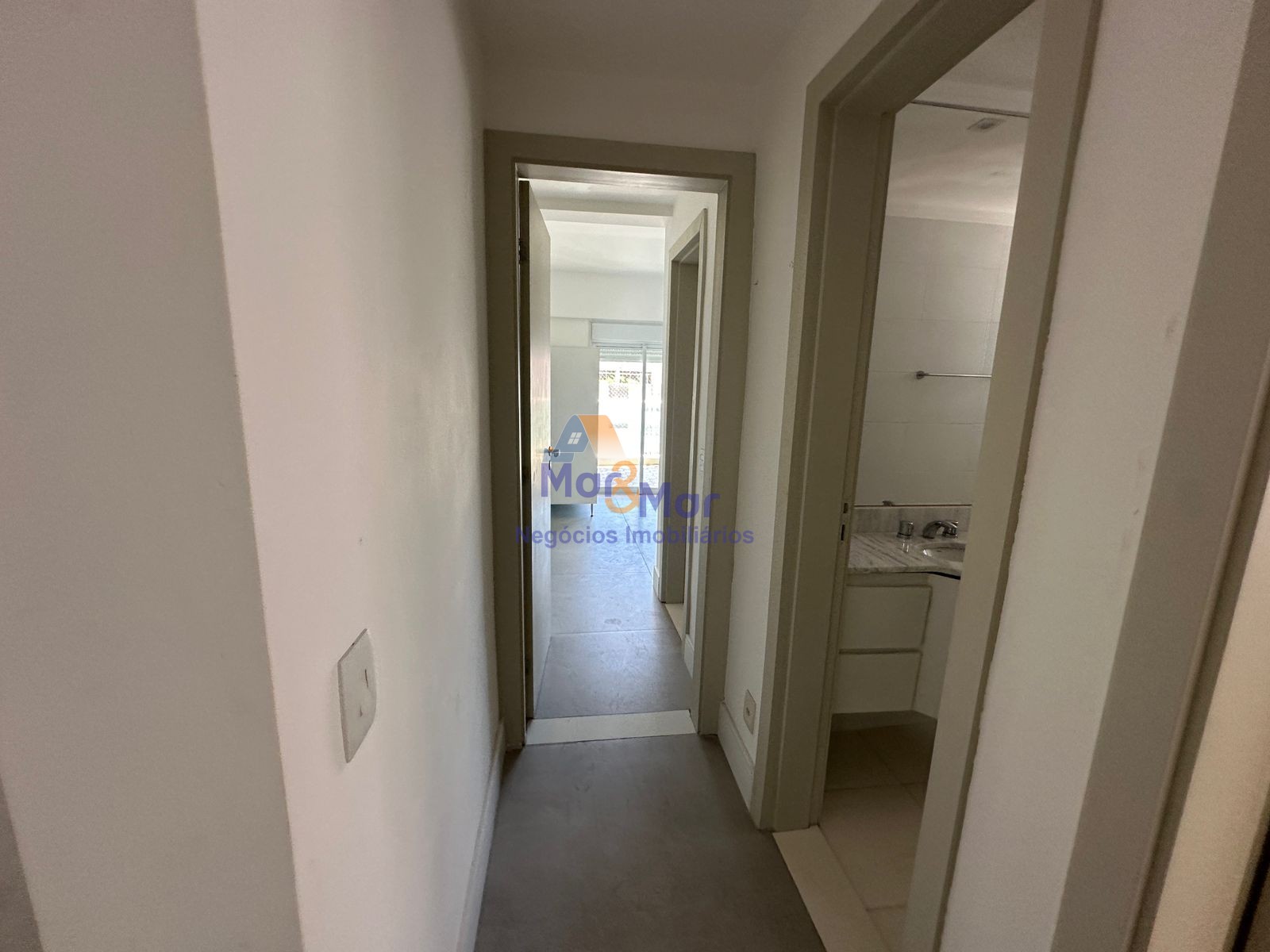 Apartamento na Praia das Astúrias, Guarujá - SP