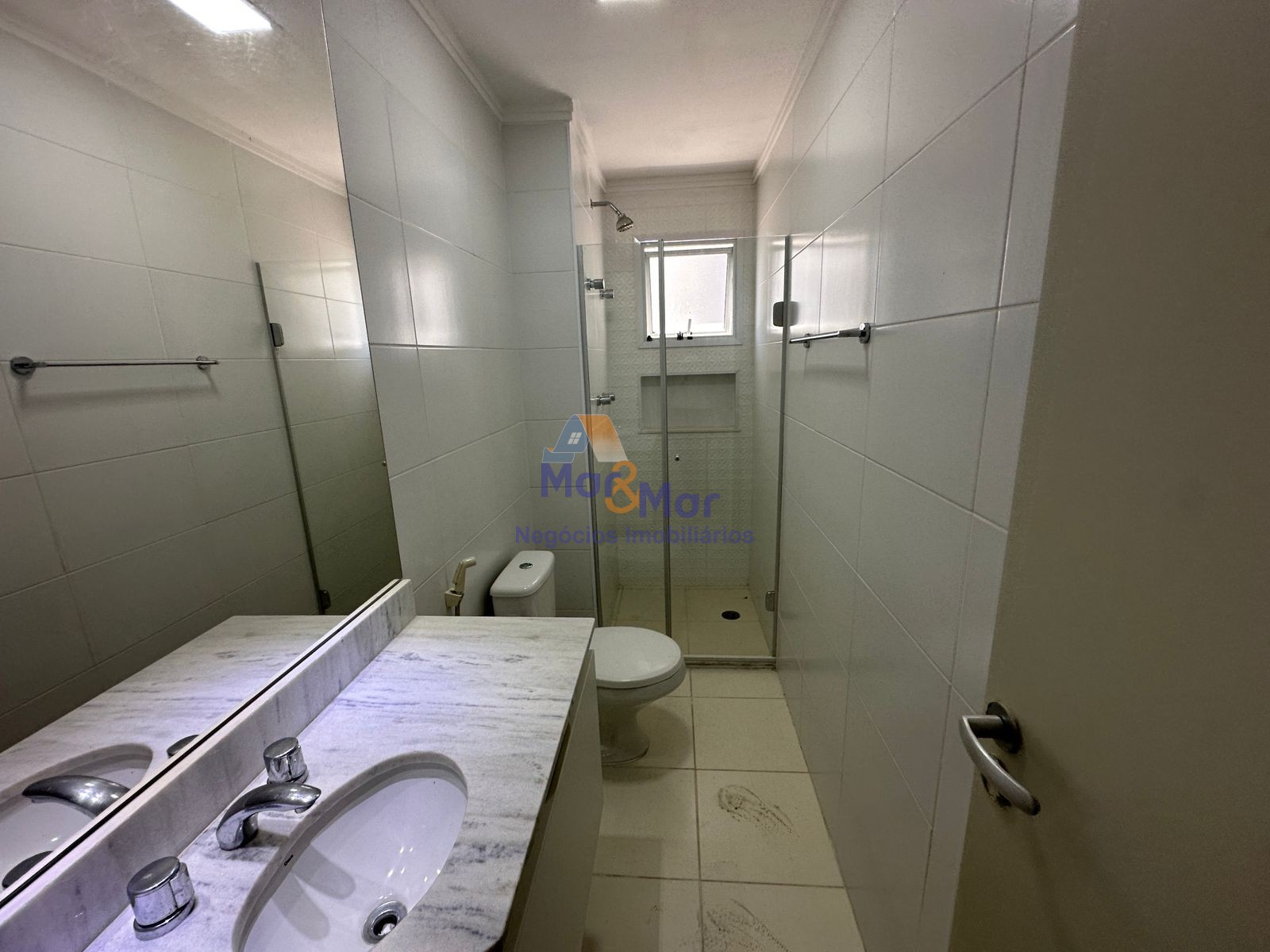 Apartamento na Praia das Astúrias, Guarujá - SP