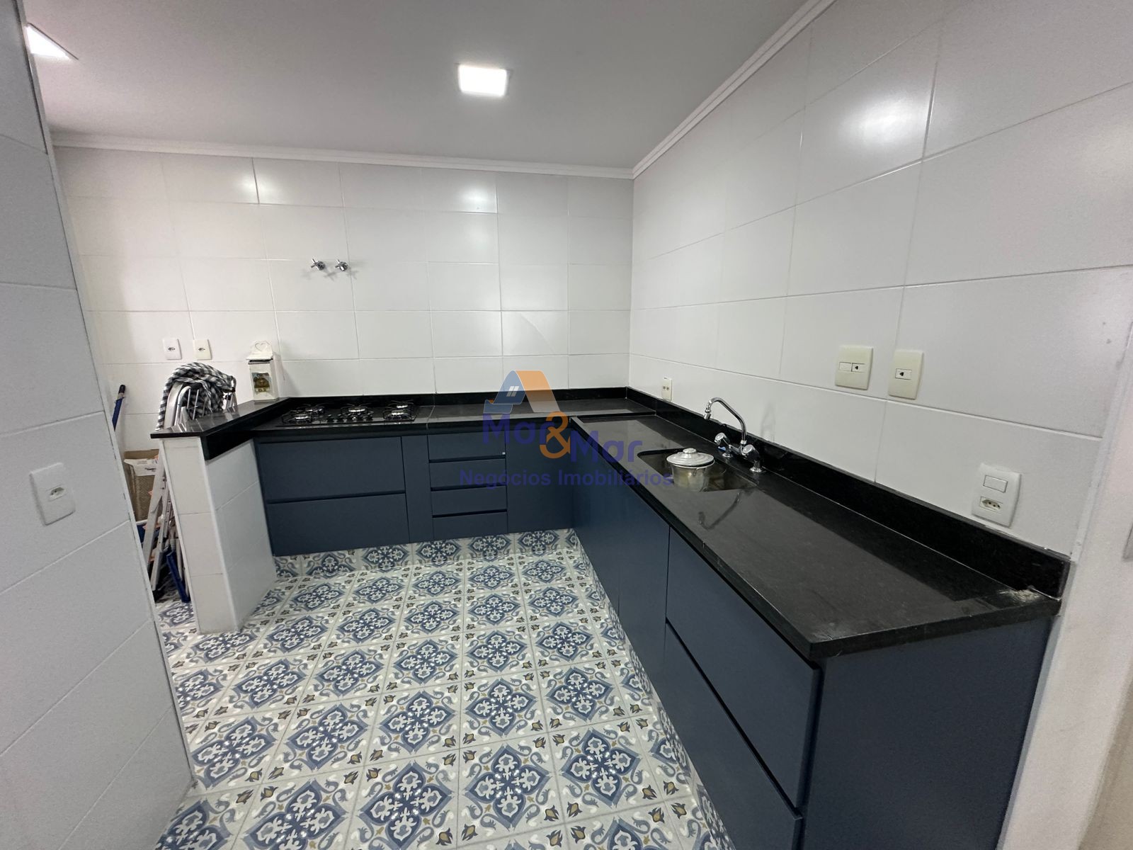 Apartamento na Praia das Astúrias, Guarujá - SP