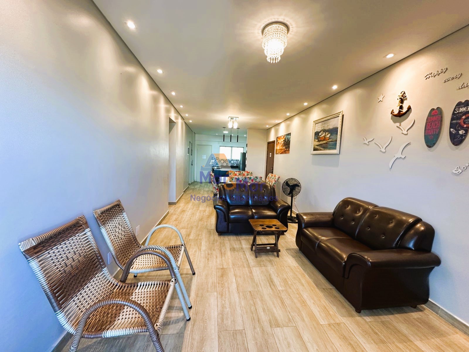 Apartamento na Praia das Pitangueiras, Guarujá - SP