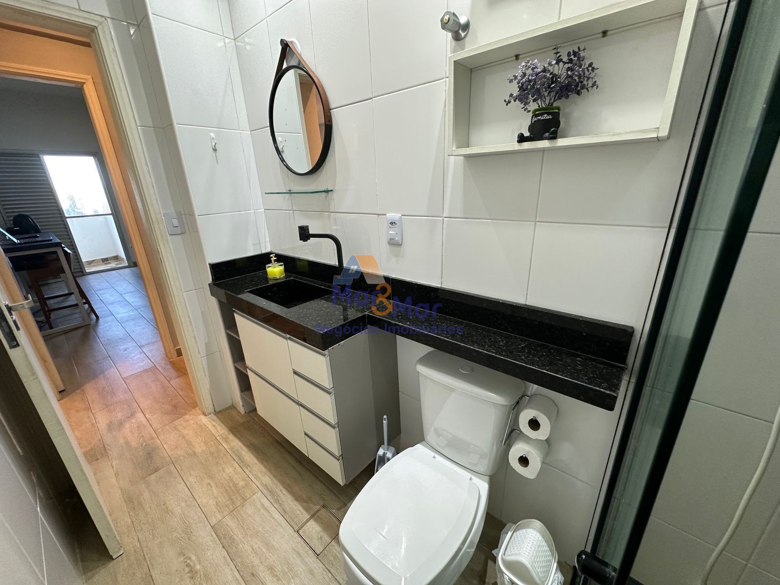 Apartamento na Praia das Pitangueiras, Guarujá - SP