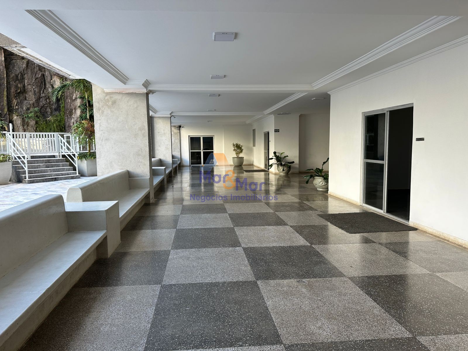 Apartamento na Praia das Pitangueiras, Guarujá - SP