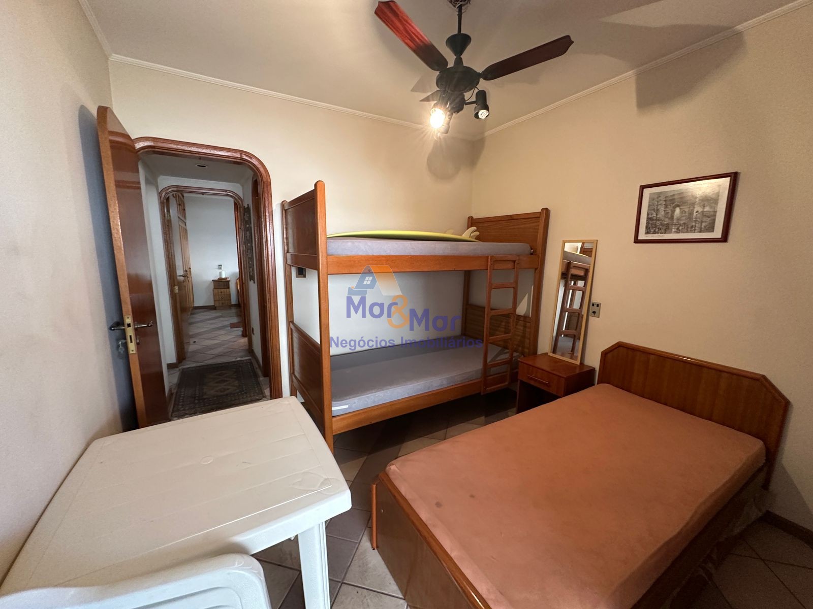 Apartamento na Praia das Pitangueiras, Guarujá - SP